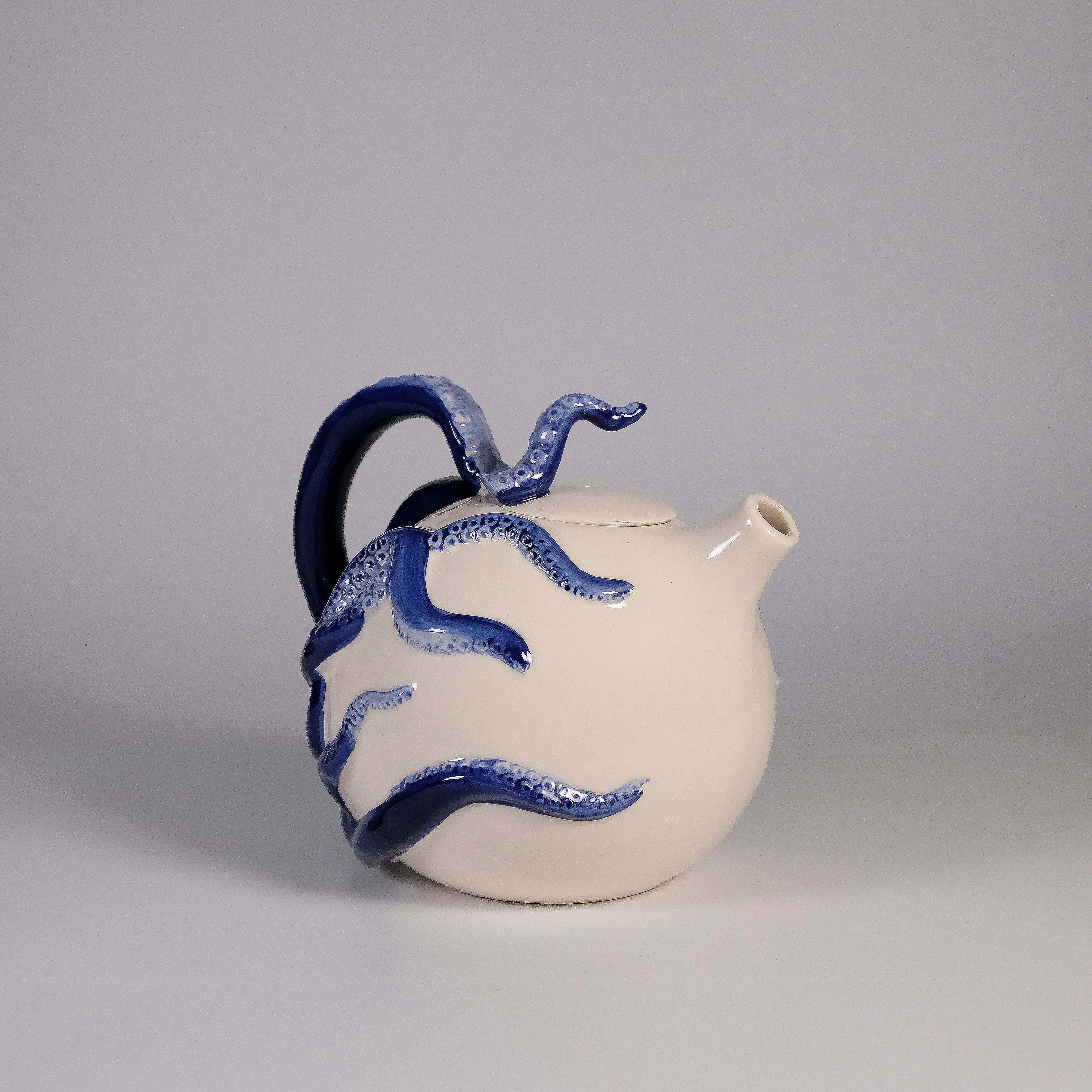 Blue Circular Octopus Teapot - Image 5