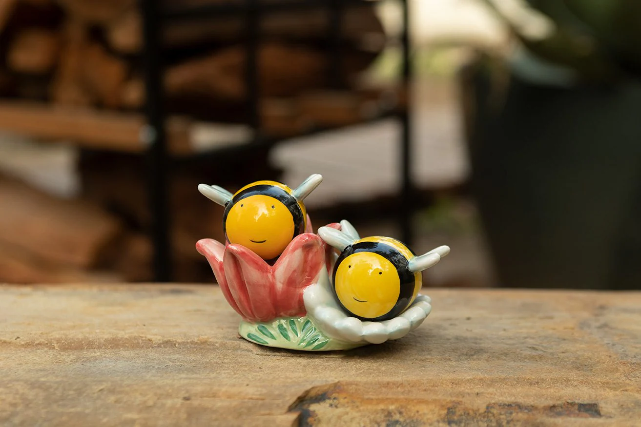 Bumble Bee & Flower Salt & Pepper Set - Image 2