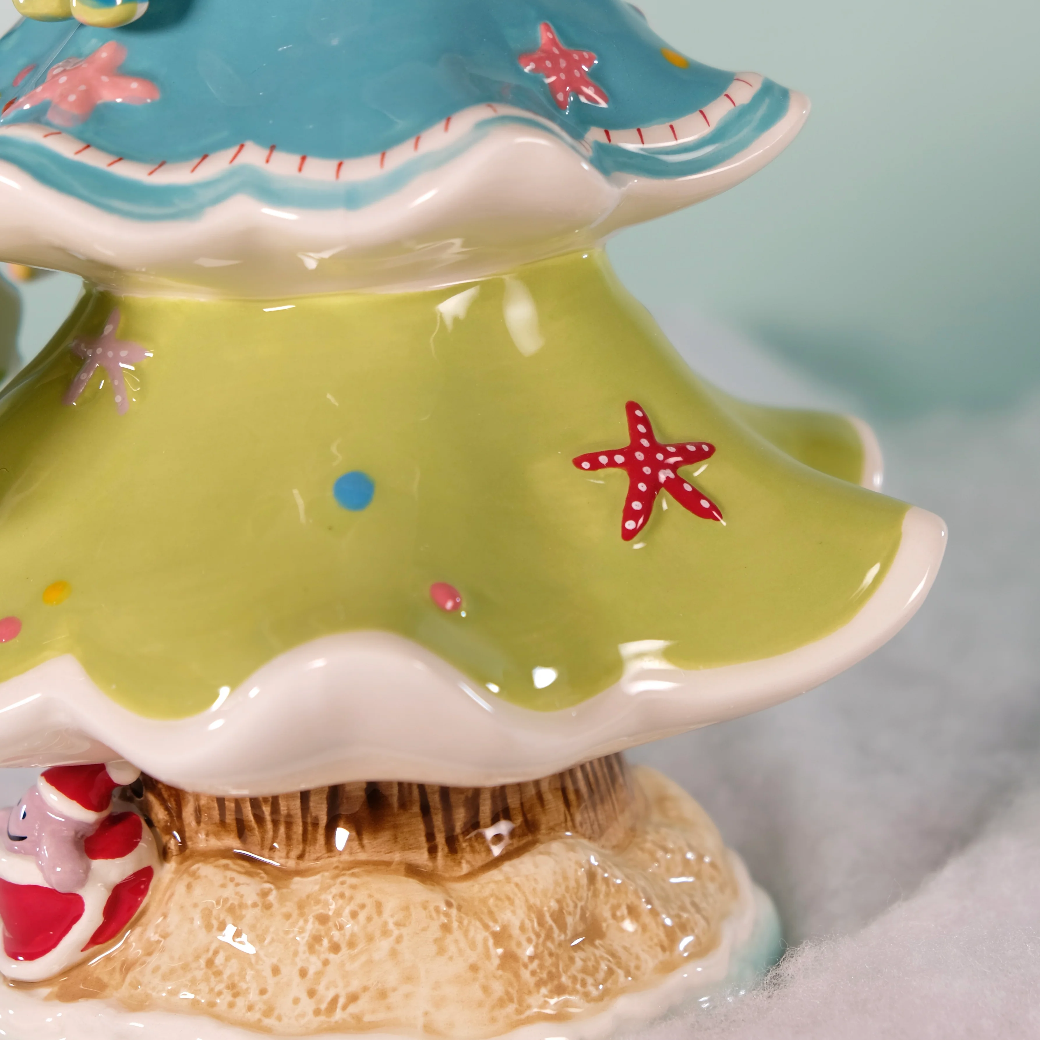 Christmas Beach Tree Figurine - Image 7