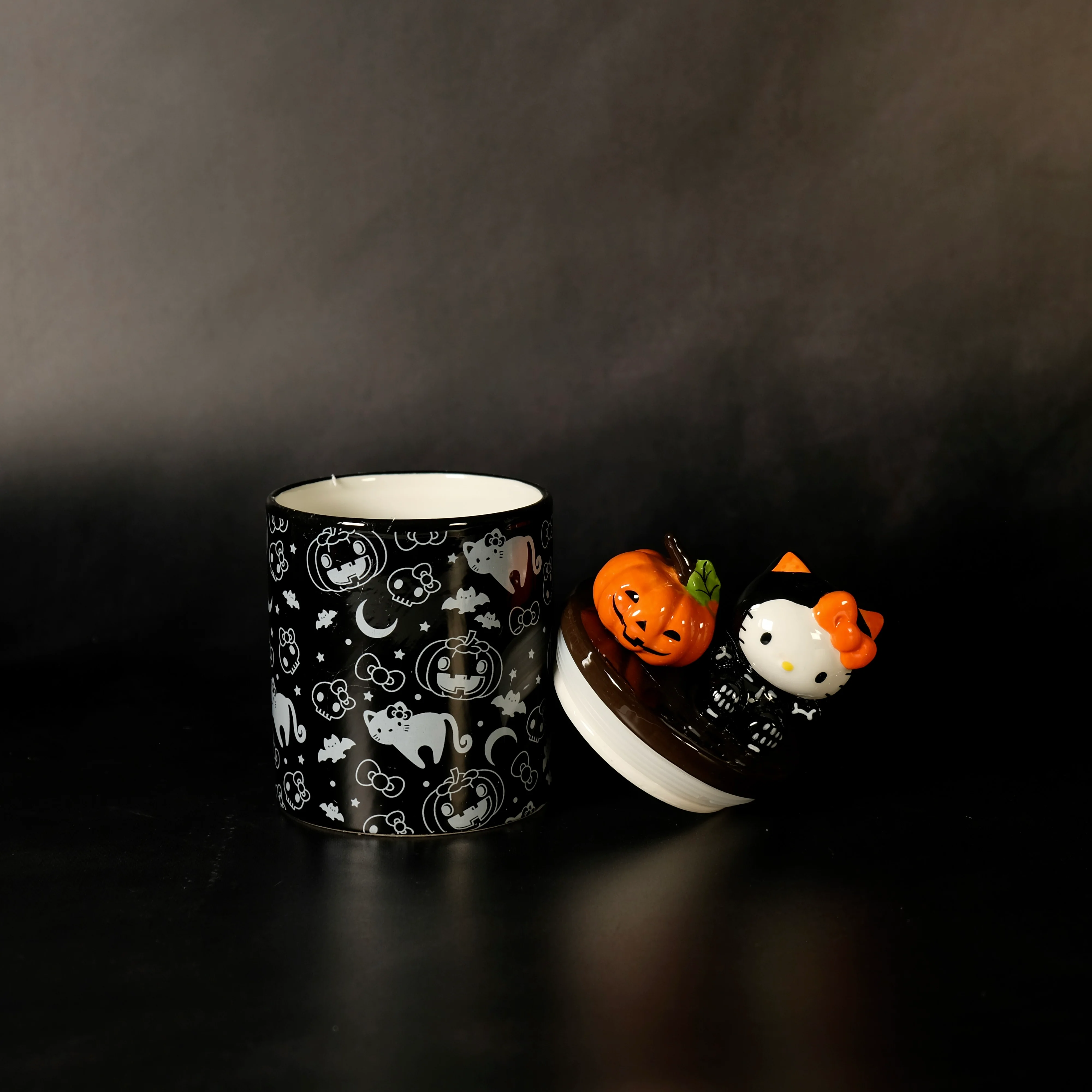 HALLOWEEN HELLO KITTY CANISTER - Image 3