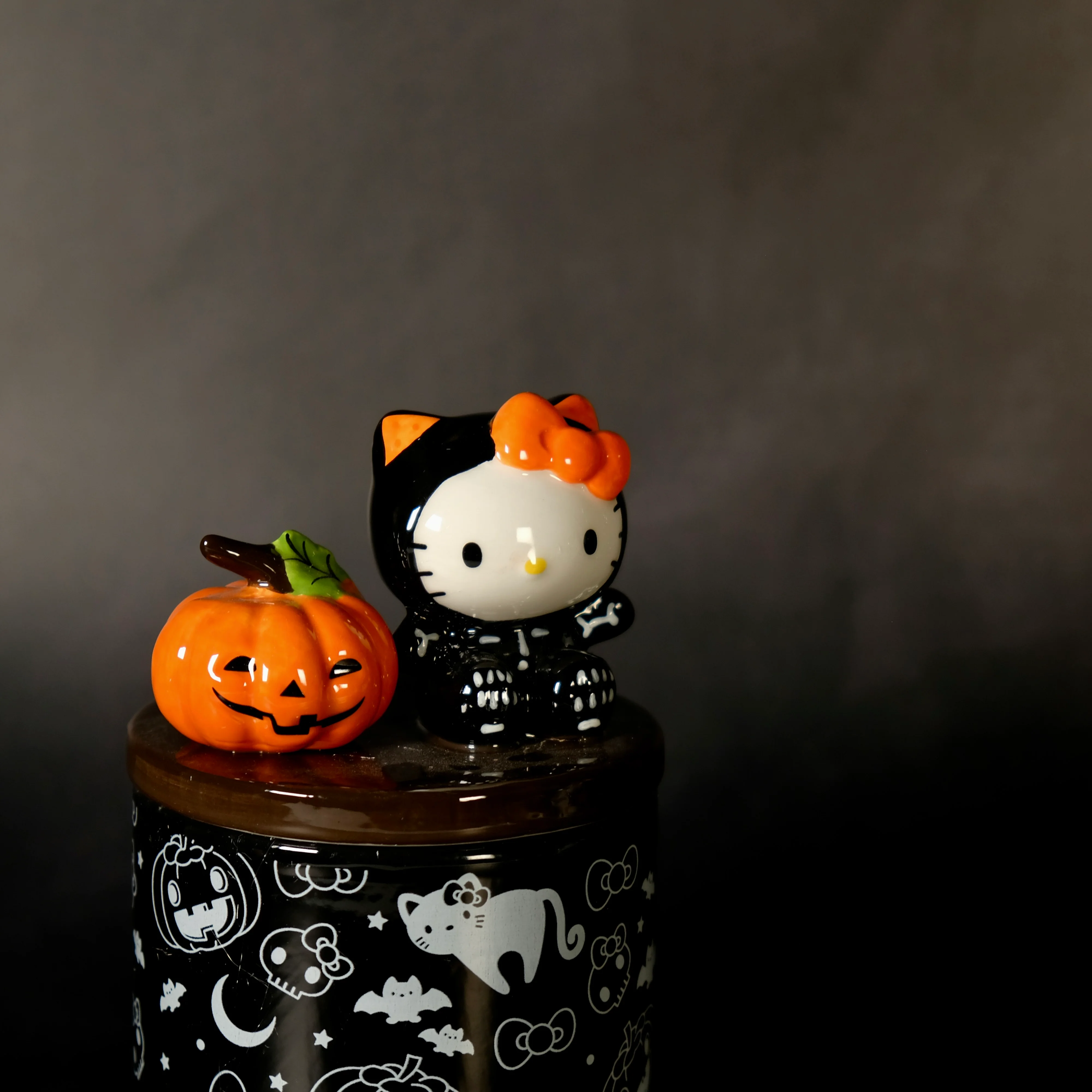 HALLOWEEN HELLO KITTY CANISTER - Image 6
