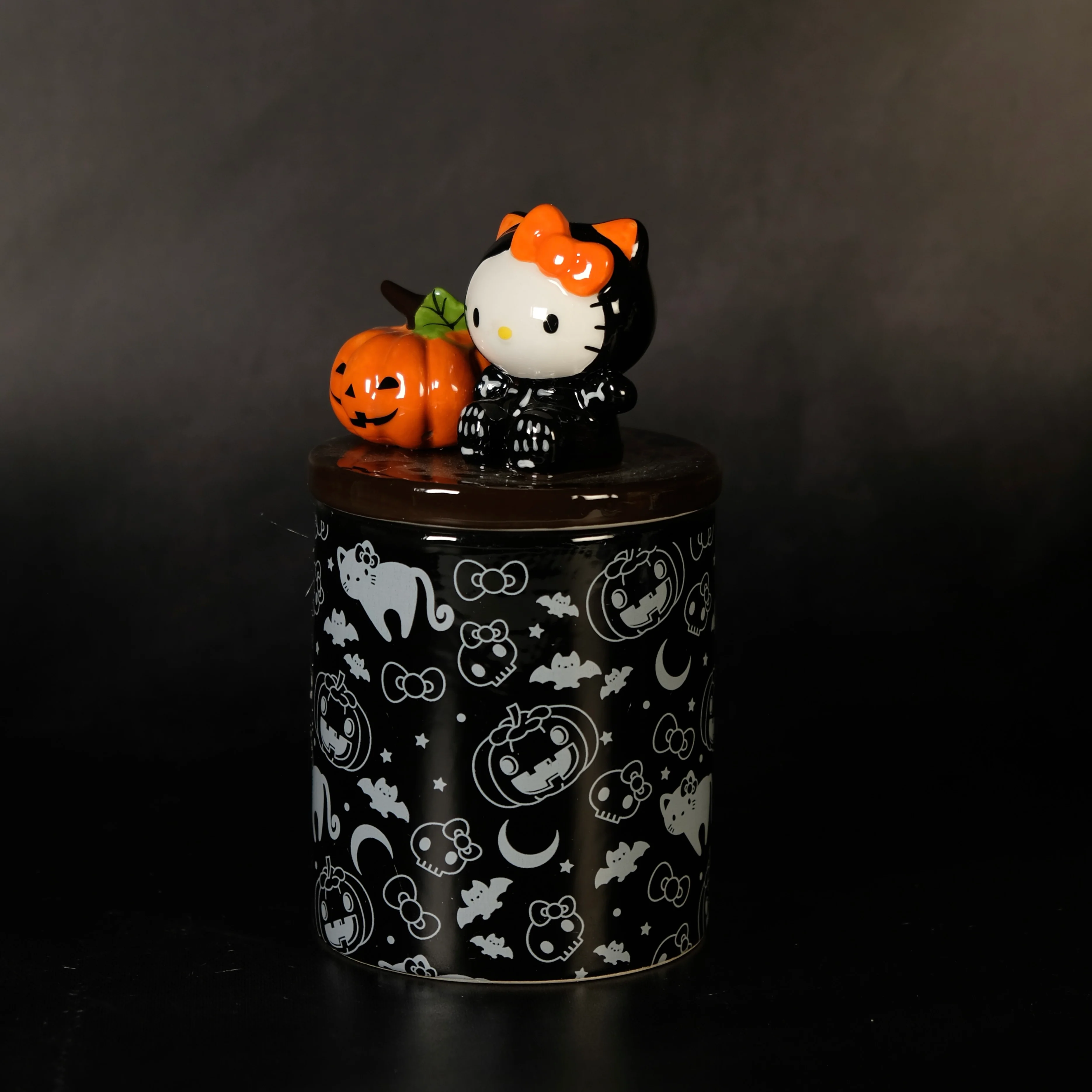 HALLOWEEN HELLO KITTY CANISTER - Image 9