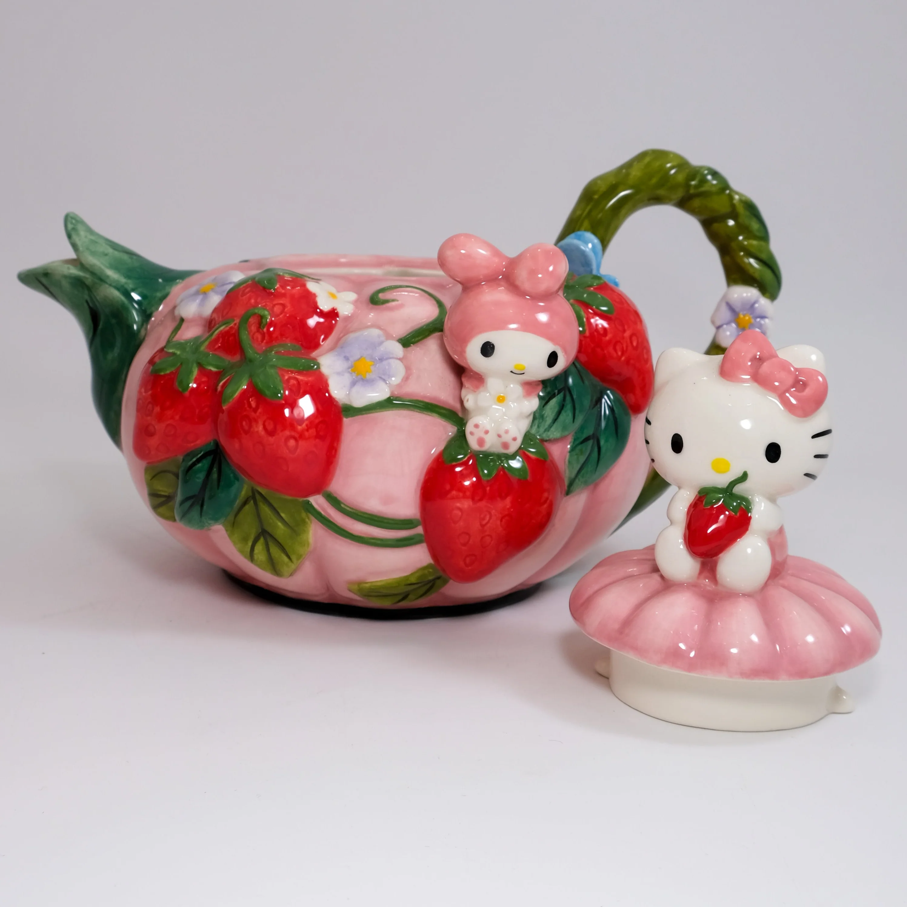 Hello Kitty and My Melody Strawberry Tea Pot - Image 3