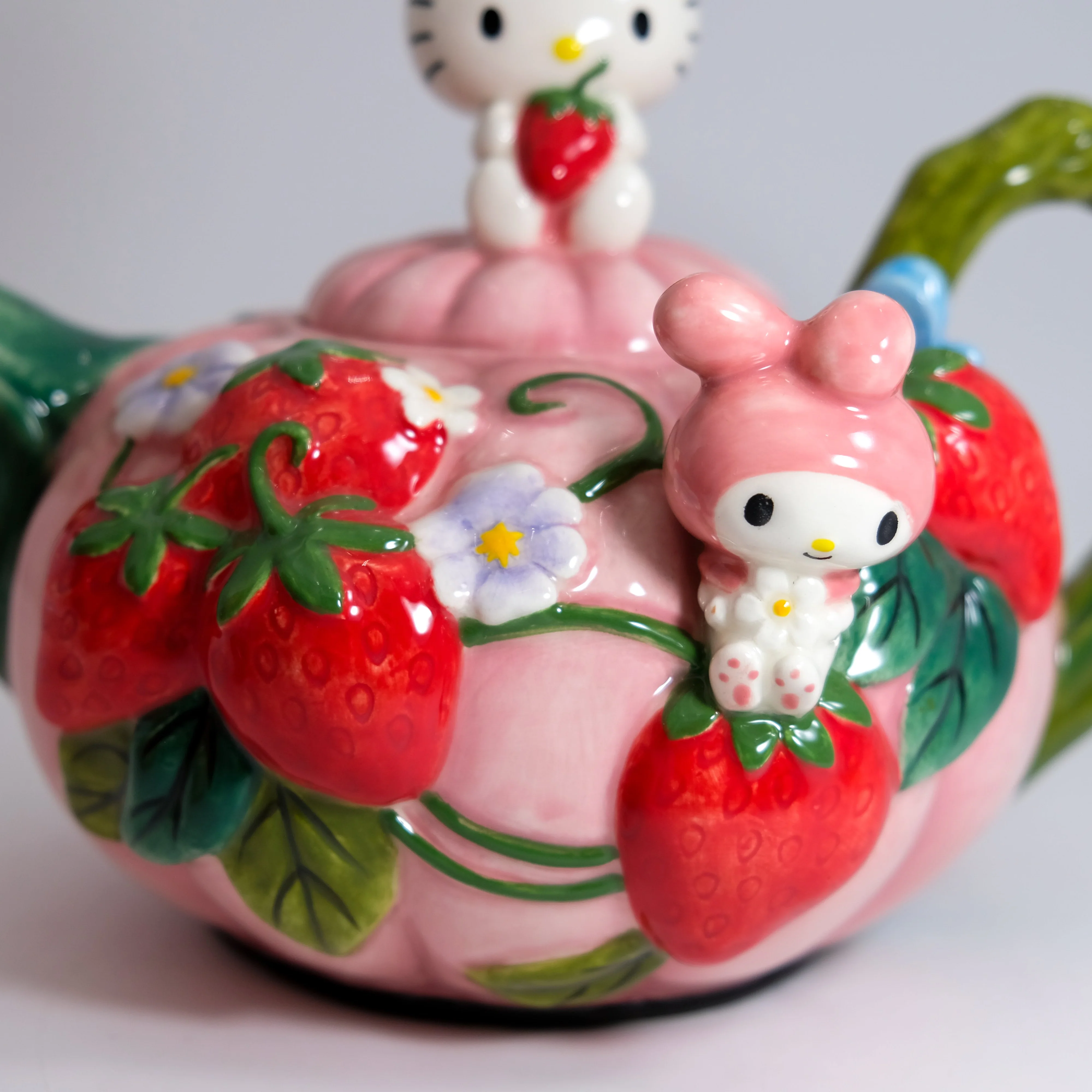 Hello Kitty and My Melody Strawberry Tea Pot - Image 6