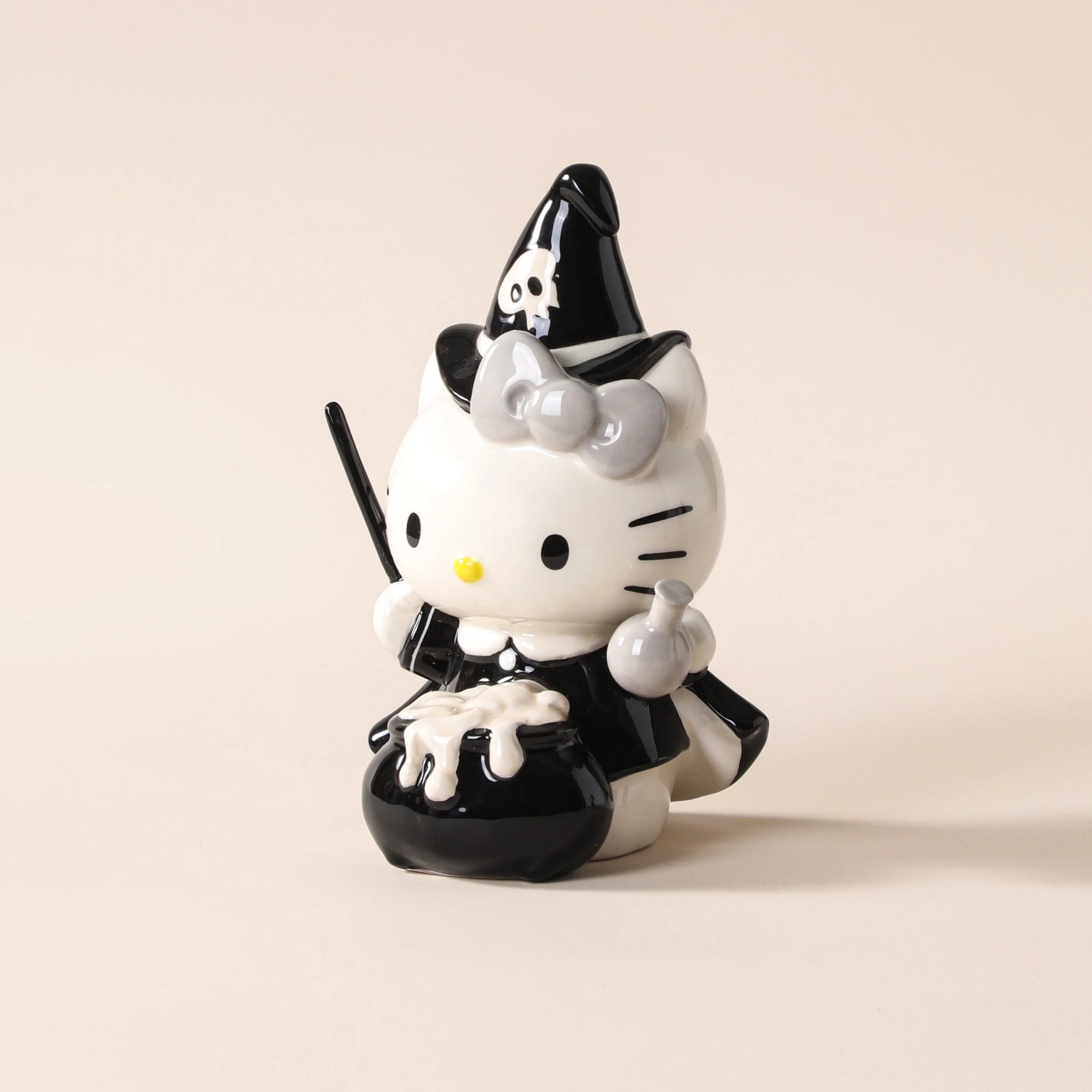 Hello Kitty Brew Figurine - Image 2