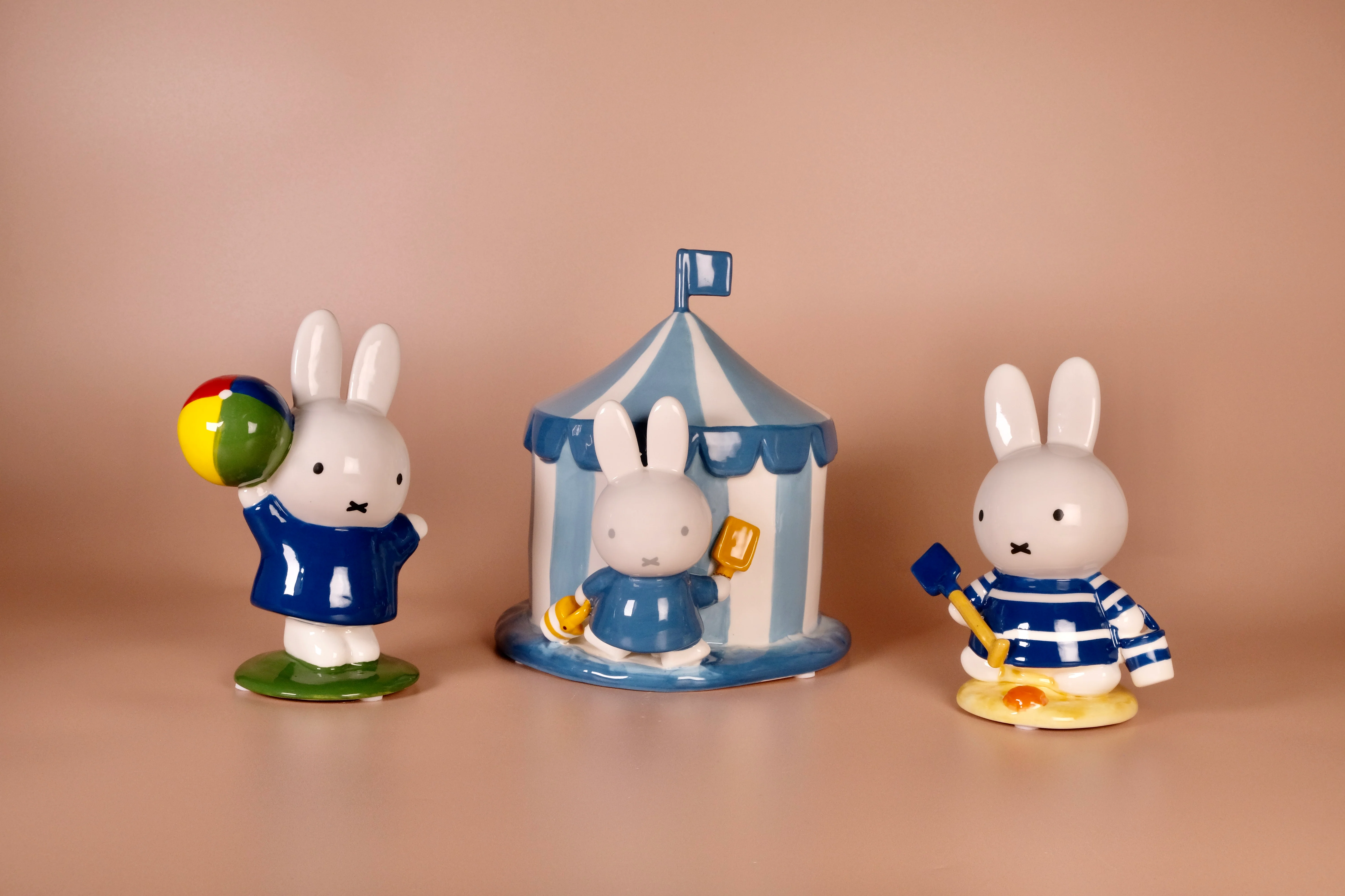 Miffy at the Beach Figurine - Image 8