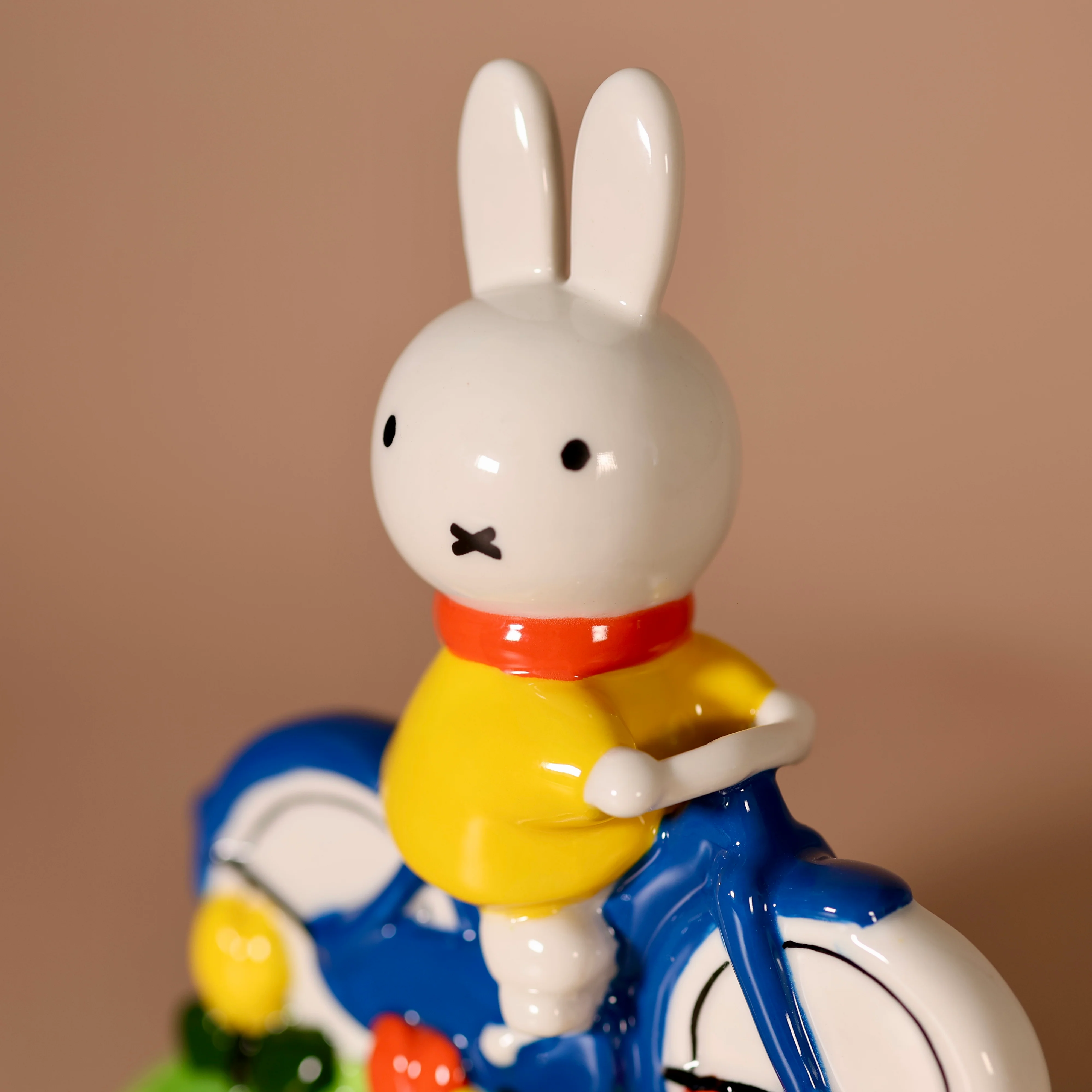 Miffy Tulip Garden Bike Ride Figurine - Image 2