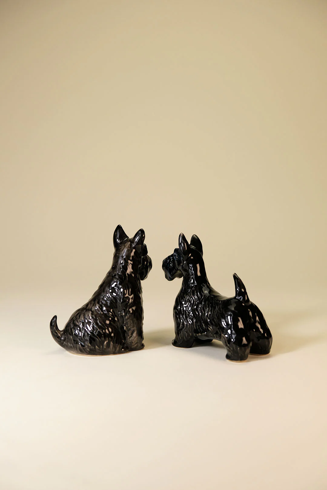 Ozzy Scottie Dog S&P Set - Image 5