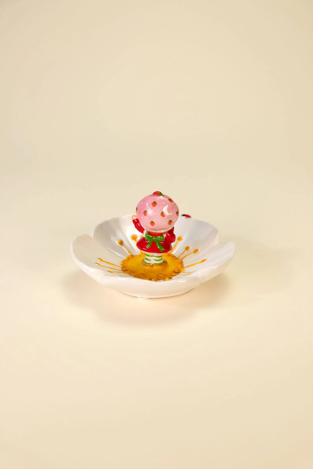 Strawberry Shortcake Flower Ring Holder - Image 4